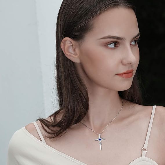 Kruisketting met hartvormige saffier | Witgoud