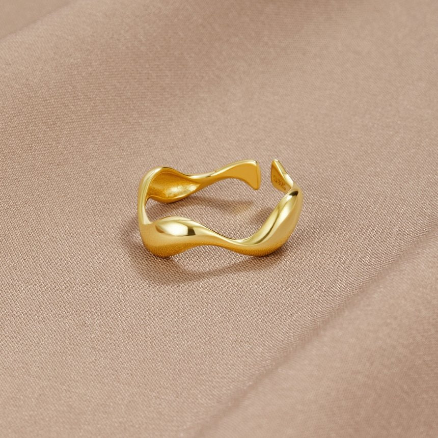 Elyra ring met vloeiende lijnen | Goud