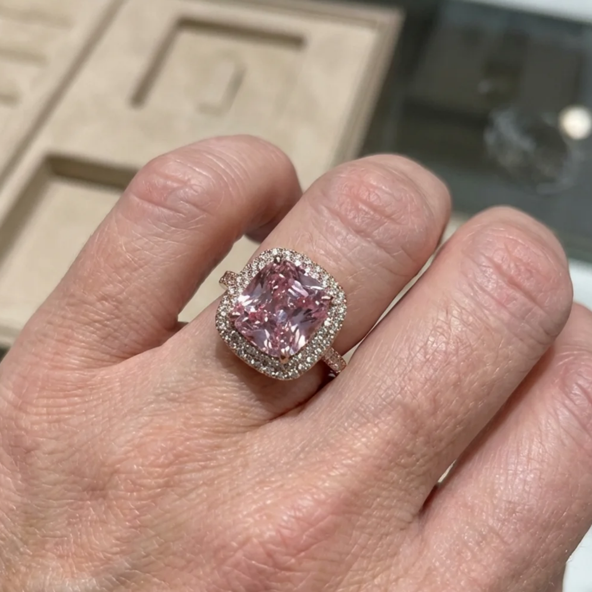 Ring met kussengeslepen roze saffier | Goud