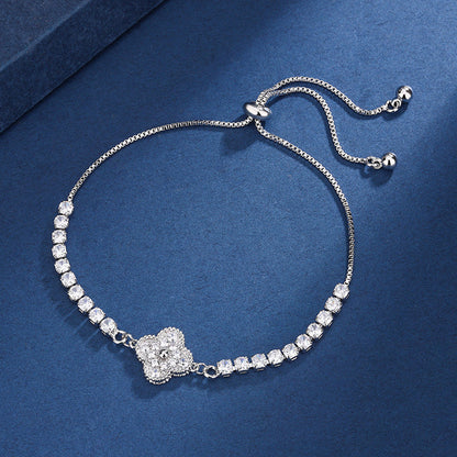 Aria set met klaverbedel | Witgoud