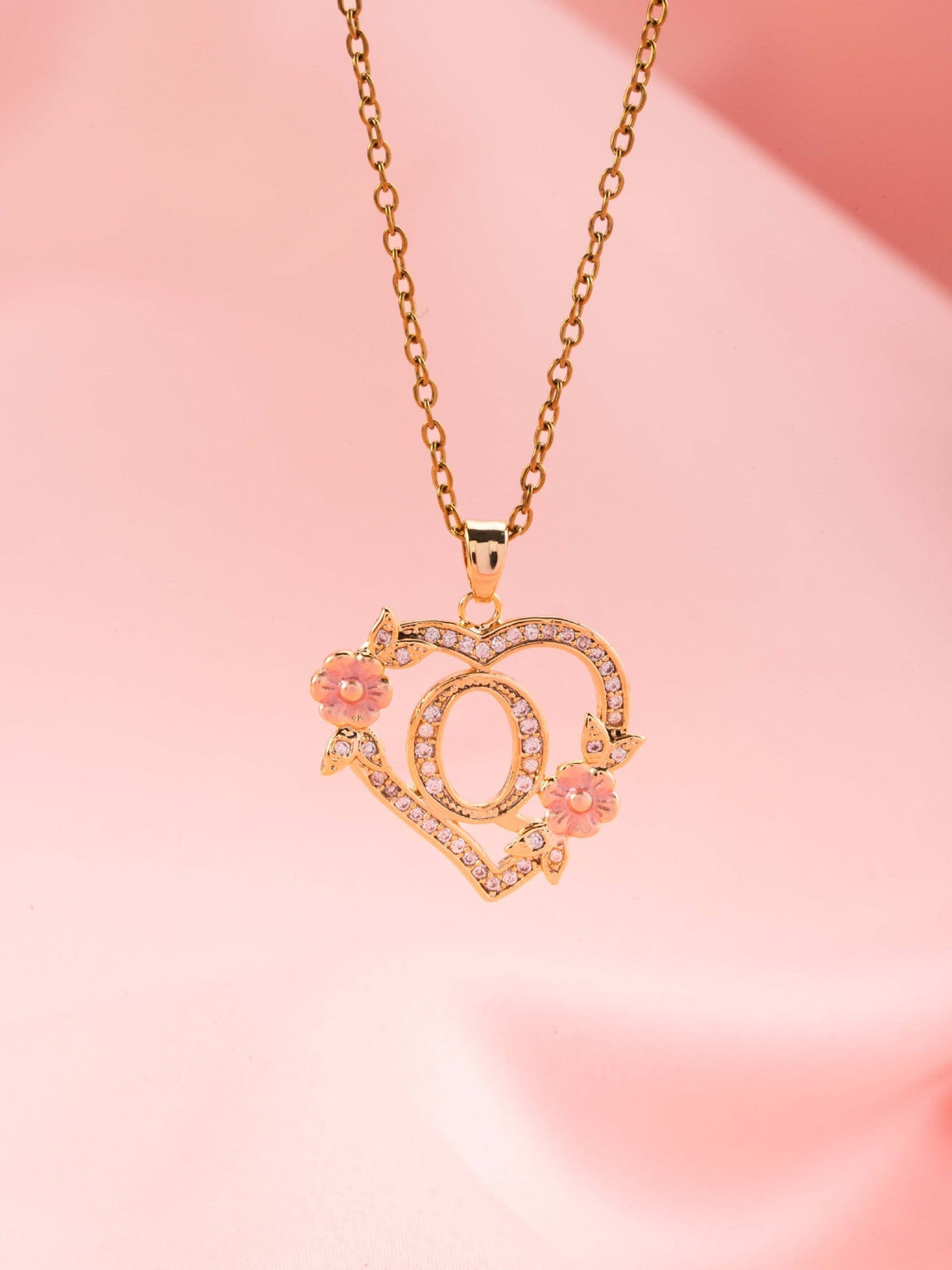 Ketting met initiaal en bloemenbedel | Goud