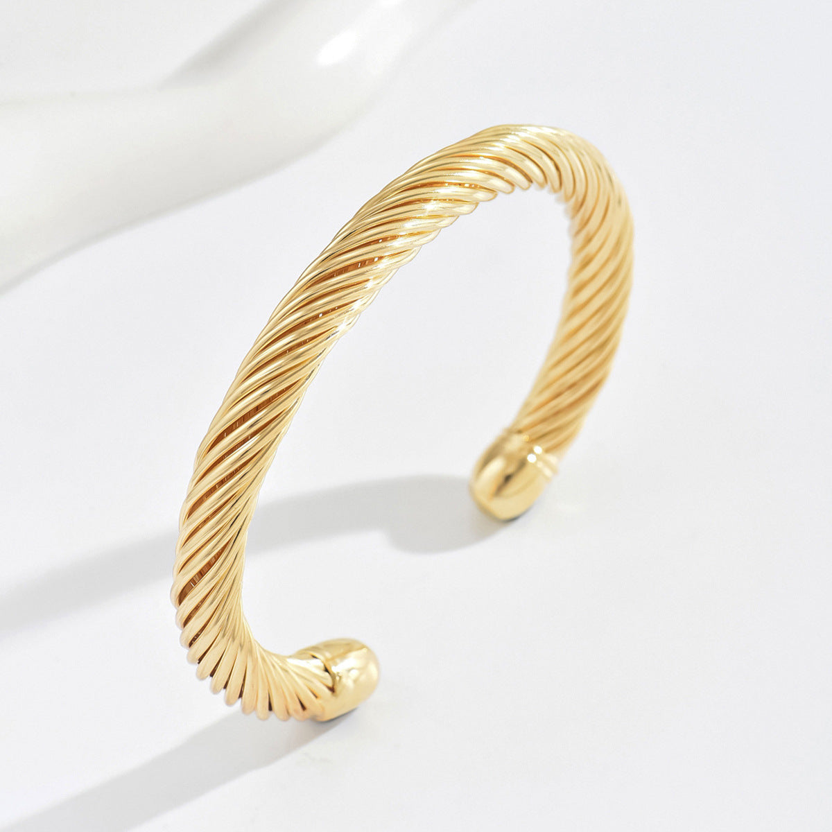 Prime gedraaide open armband | Goud