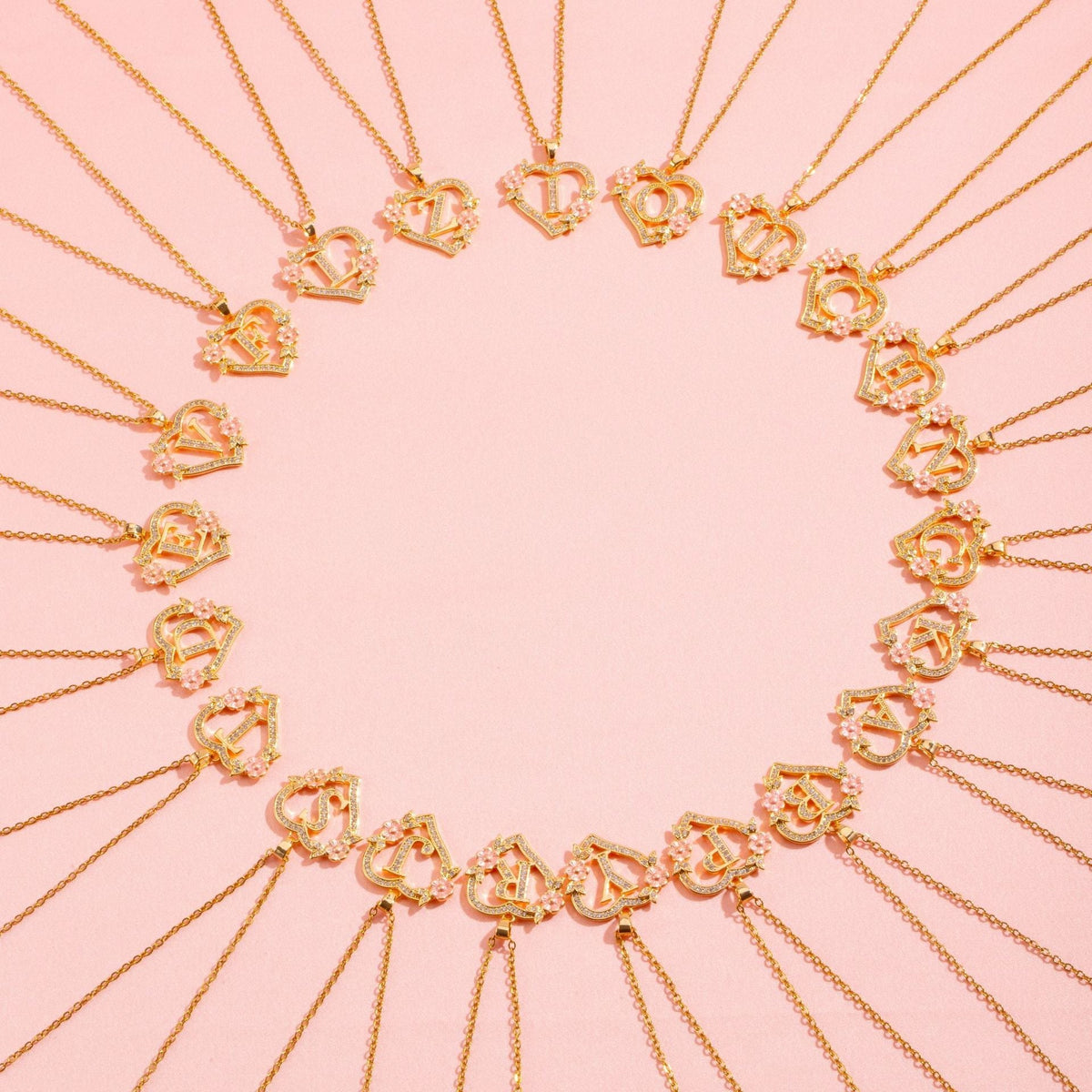 Ketting met initiaal en bloemenbedel | Goud