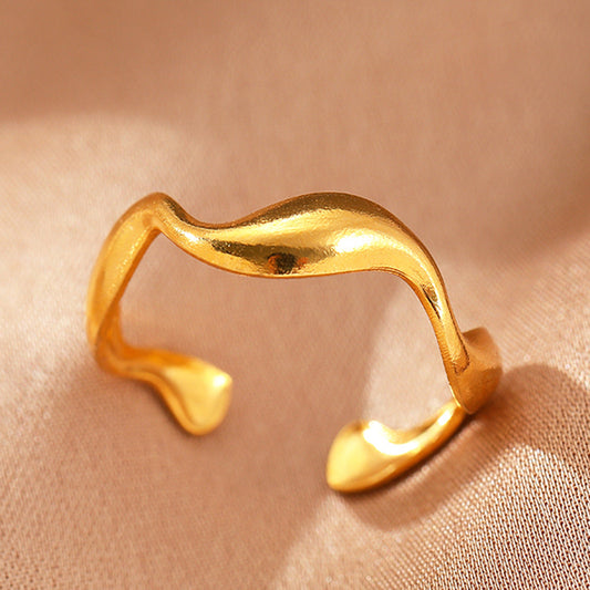 Elyra ring met vloeiende lijnen | Goud