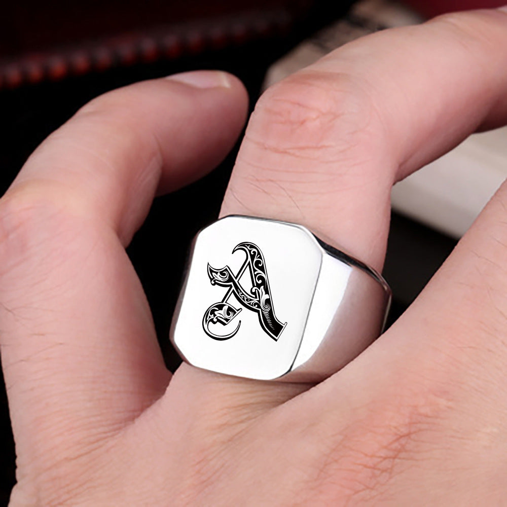 Klassieke Noble-ring met initiaal | Witgoud