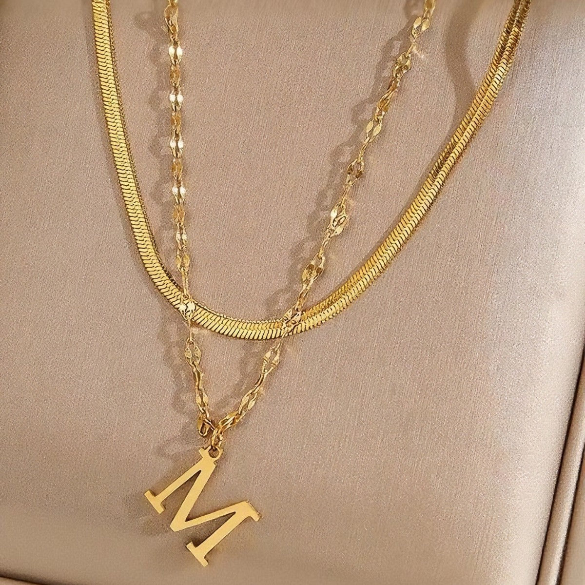 Gelaagde ketting met initiaal | Goud