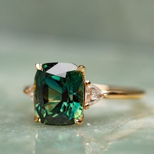 Ring met groene edelsteen in vintagestijl | Goud