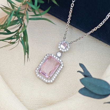 Ketting met rozenhanger en pavézetting | Witgoud