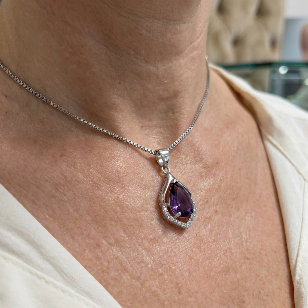 Selvara ketting met halvemaanhanger | Witgoud